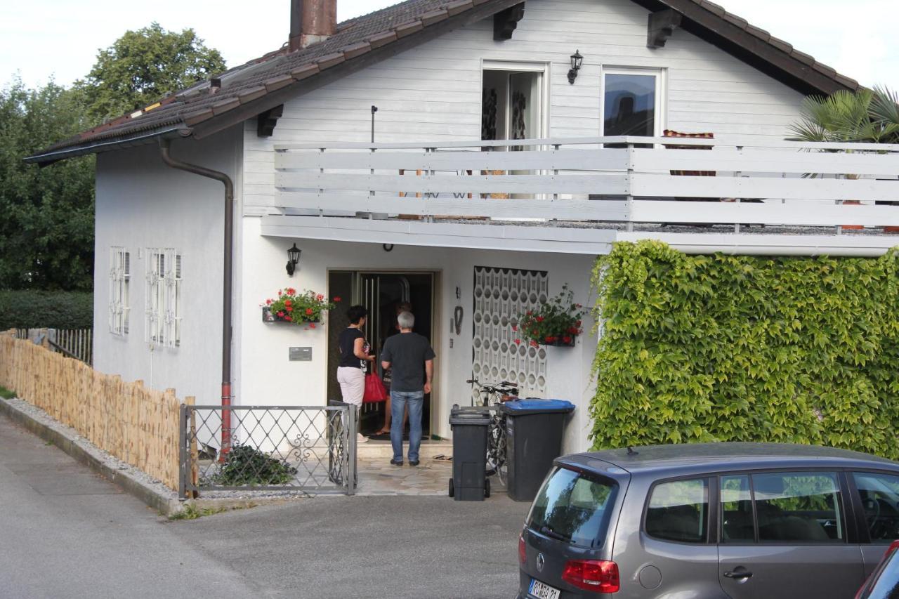 Ferienwohnung Das Inge Die Oberne In Bernau Bernau am Chiemsee Exterior photo